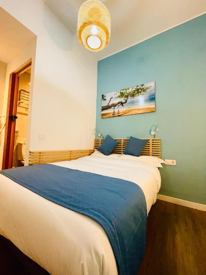 Pension Bertolin Барселона Экстерьер фото