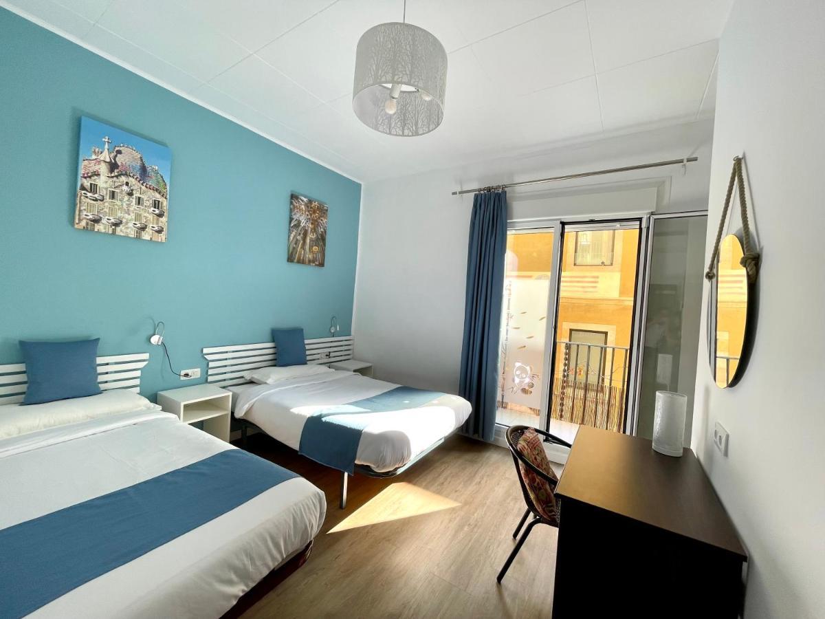 Pension Bertolin Барселона Экстерьер фото
