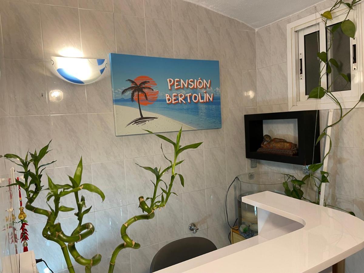 Pension Bertolin Барселона Экстерьер фото
